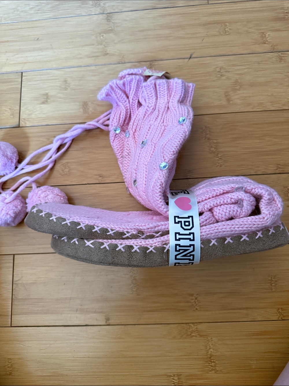 PINK Victoria's Secret Pink Cable Knit Pom Pom Bootie Slippers - Picture 3 of 5